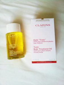 Clarin's tonic oil